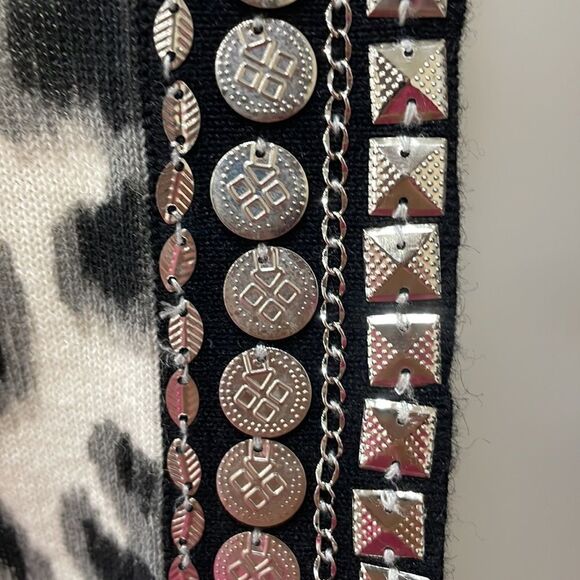 NWOT Berek 2 cardigan gray animal print with silver accents. Size S Small 4/6 - Picture 6 of 10